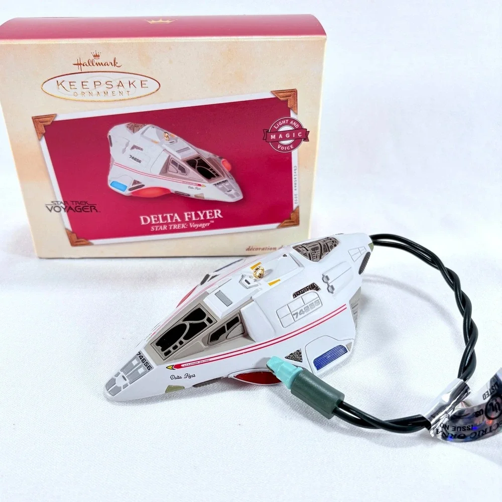Hallmark Ornament Star Trek Voyager Delta Flyer 2002 Light Voice Boxed